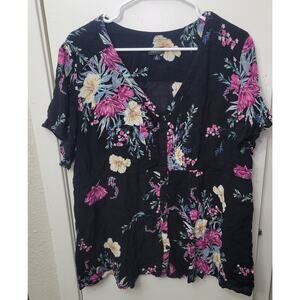 Torrid Women's Floral Blouse Plus size 2XL 18/20 Short Sleeve Lightweight Shirt
